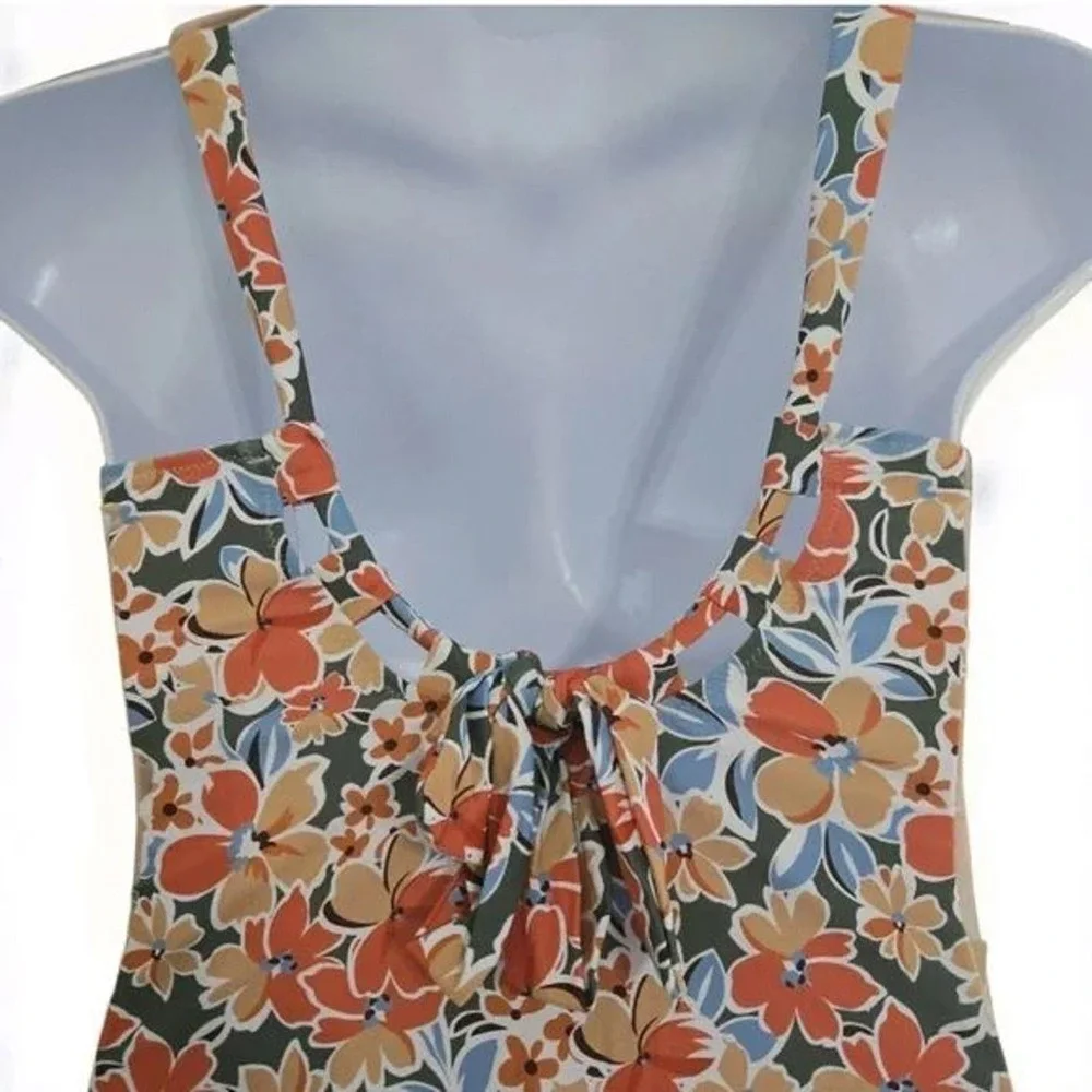 231 NWT One-Piece Maternity Floral Swimsuit w/ Adjustable Straps (Medium)